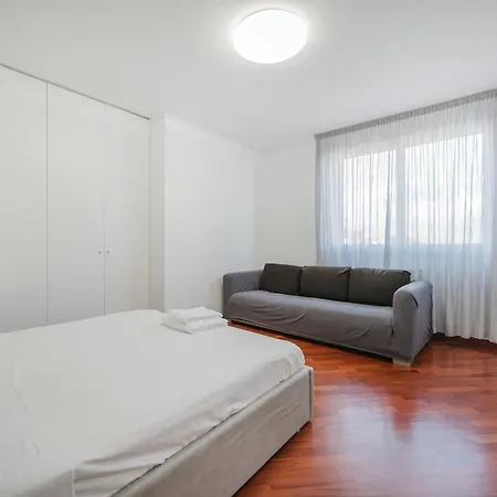 Mattia Flat - 15 Min From & Free Parking 公寓